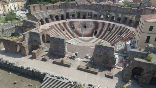 Teatri Romak në Benevento - Benevento | Secret World Trip Planner