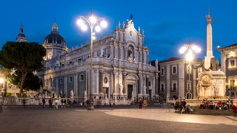 Piazza Duomo et le petit éléphant de Catane — Catania