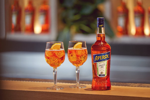 A spritz in Piazza delle Erbe - Verona | Secret World Trip Planner