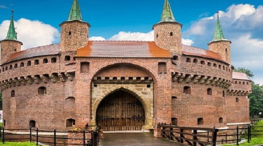 La Barbacana (Barbakan) est la partie la plus intéressante de la fortification médiévale - Cracovia | Secret World Trip Planner