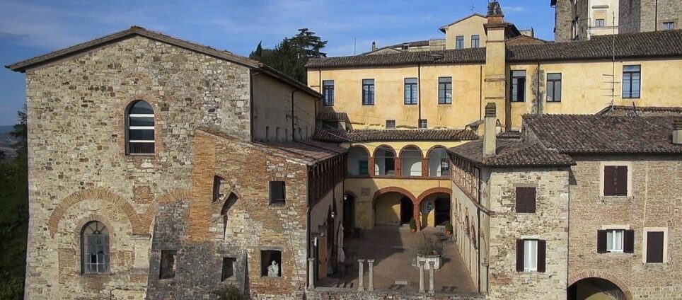 Complexe du monastère de Todi | Lucrezie - Todi | Secret World Trip Planner