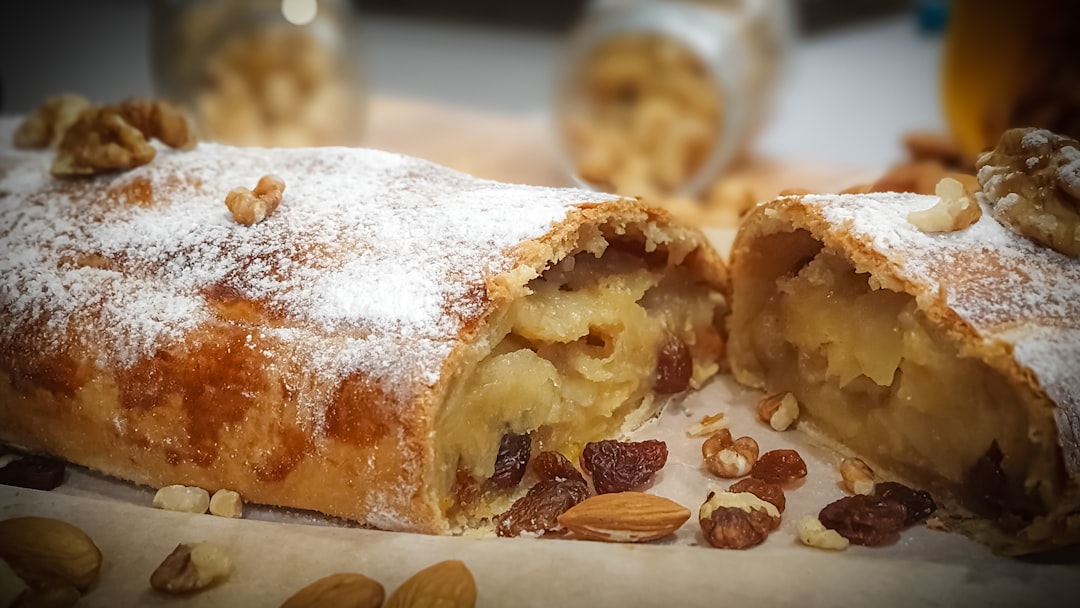 Apfelstrudel (Apfelstrudel) - Trentino-Alto Adige | Secret World Trip Planner