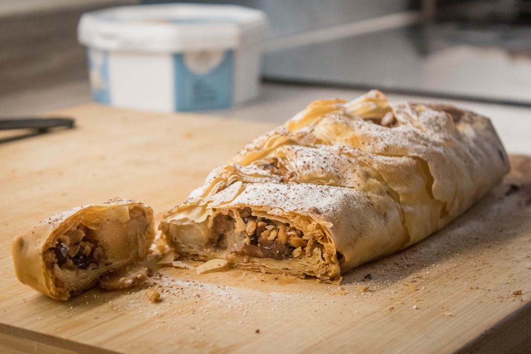 Apfelstrudel (Apfelstrudel) - Trentino-Alto Adige | Secret World Trip Planner