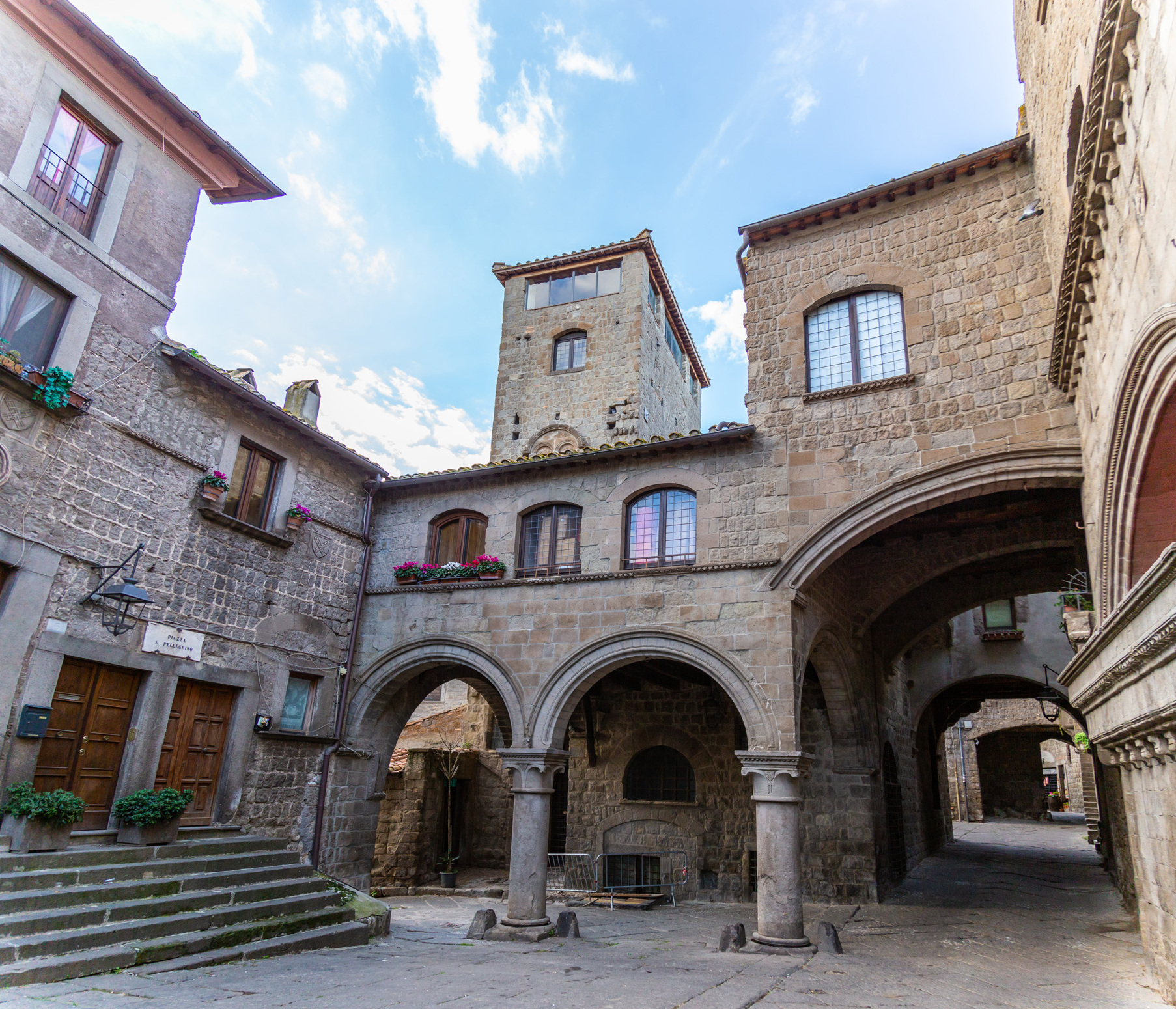 Frosinone / Palazzo tranh Alessandri - Viterbo | Secret World Trip Planner