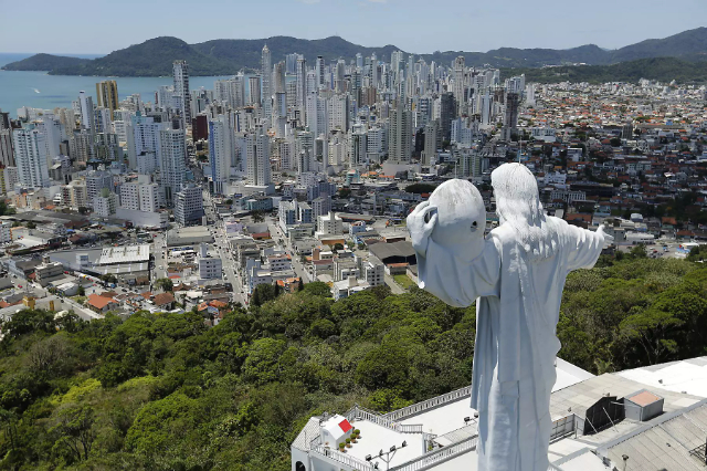 Le Christ, la lumière - Balneário Camboriú - SC | Secret World Trip Planner
