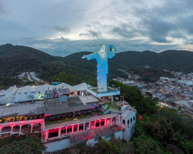 Le Christ, la lumière - Balneário Camboriú - SC | Secret World Trip Planner