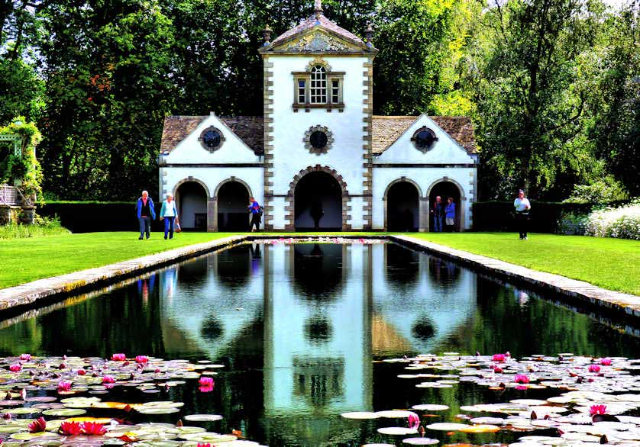 Jardins de Bodnant, Pays de Galles - Colwyn Bay LL28 5RE | Secret World Trip Planner