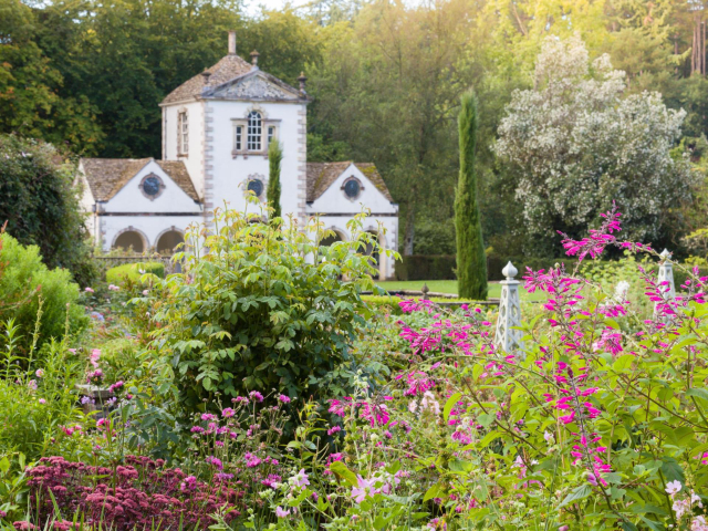 Jardins de Bodnant, Pays de Galles - Colwyn Bay LL28 5RE | Secret World Trip Planner