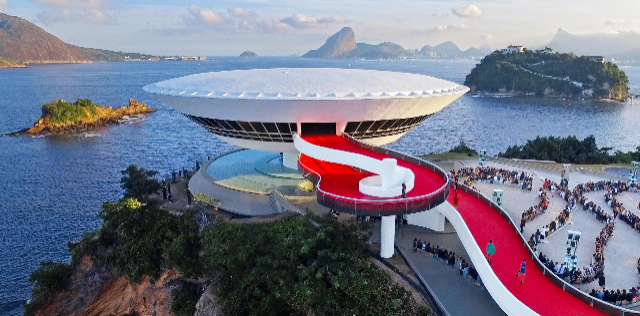 Das Museum für zeitgenössische Kunst in Niterói - Niterói - RJ | Secret World Trip Planner
