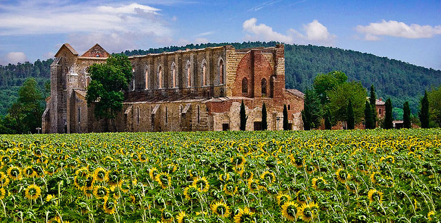 شمشیر در سنگ - Chiusdino | Secret World Trip Planner