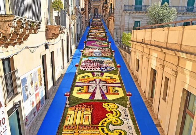 Printemps baroque ou festival des fleurs de Noto - Noto | Secret World Trip Planner