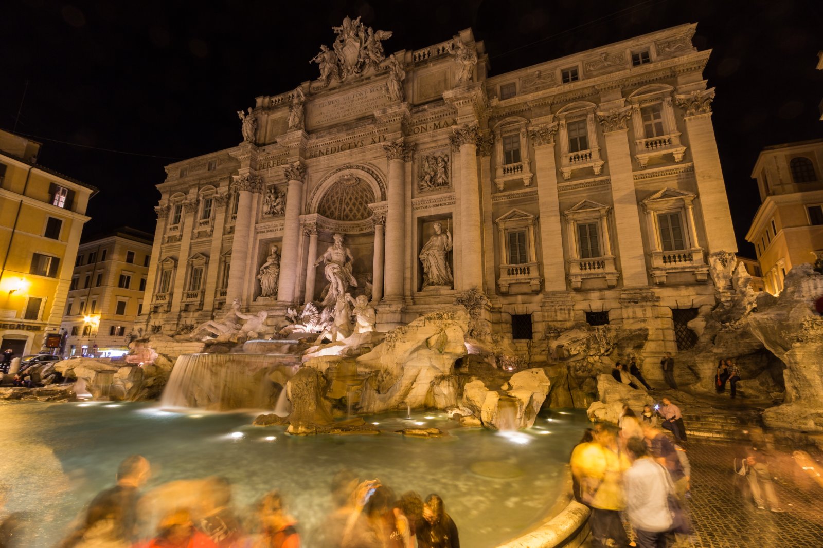স্বামী ও স্ত্রী - Roma | Secret World Trip Planner