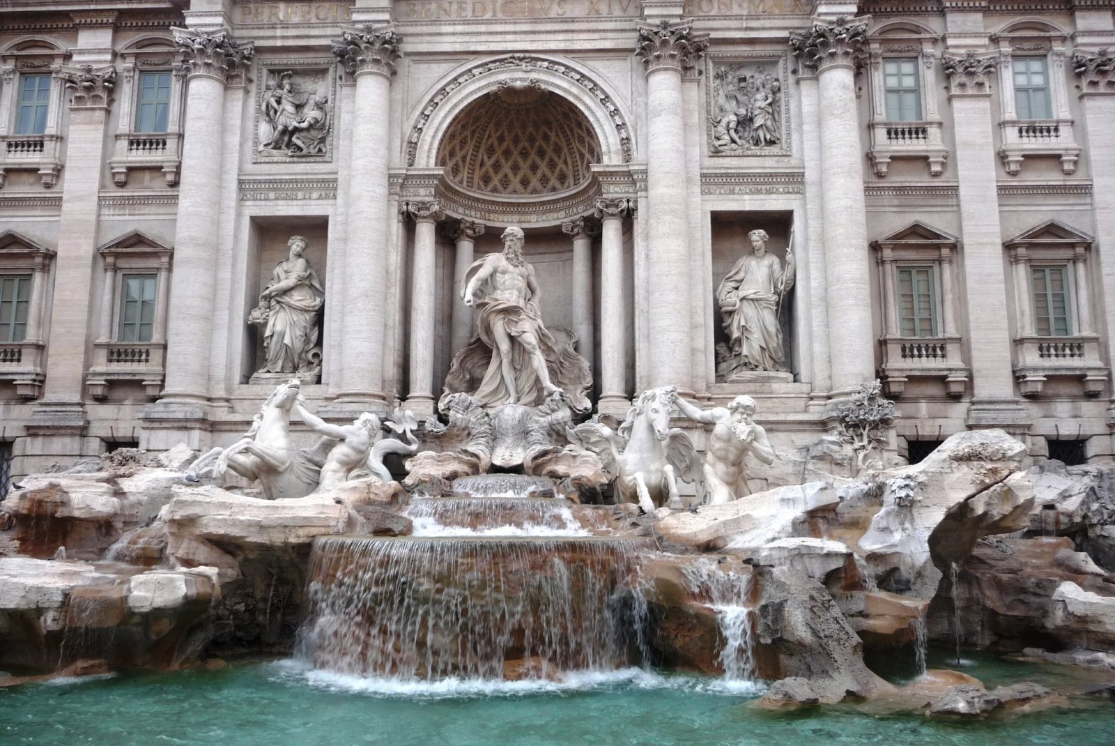 স্বামী ও স্ত্রী - Roma | Secret World Trip Planner