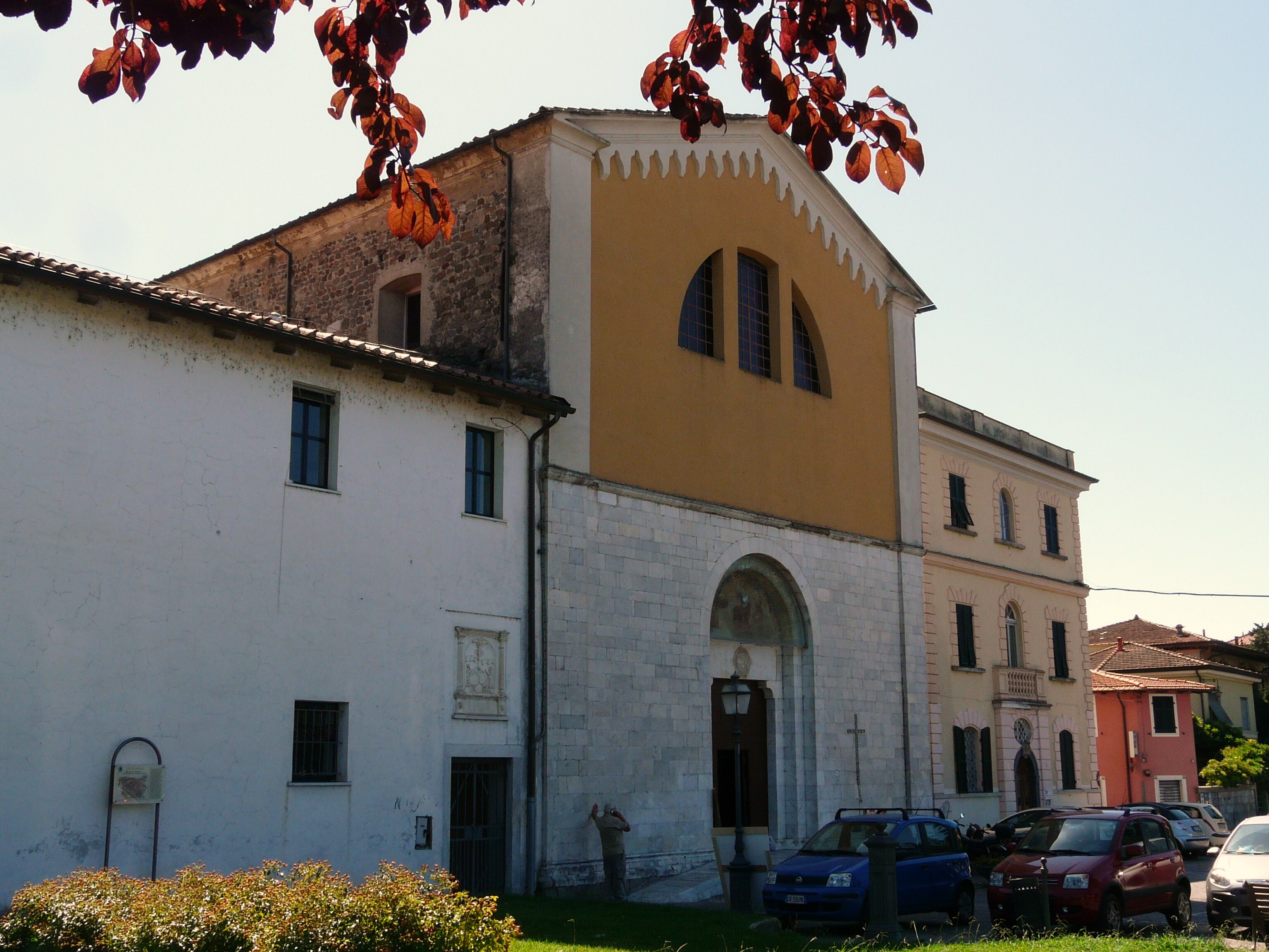Église et couvent de San Francesco in Sarzana - Sarzana | Secret World Trip Planner