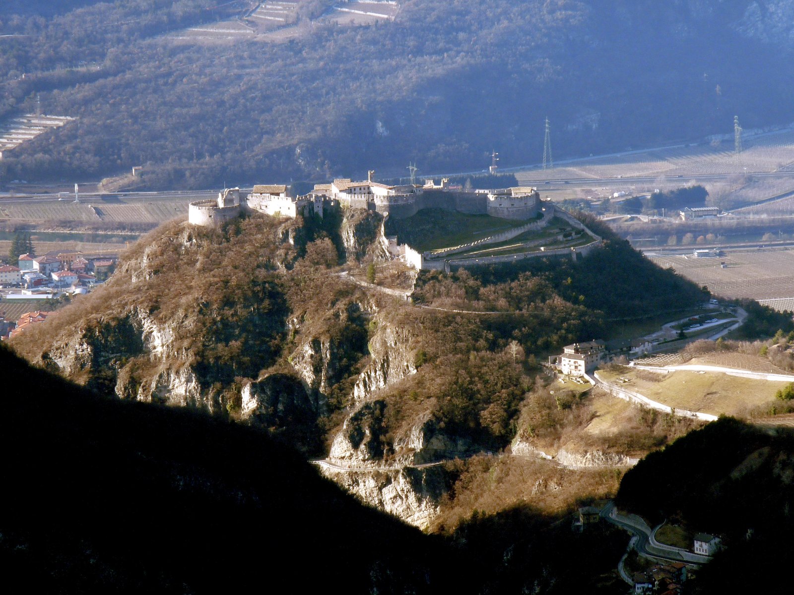 Castel Beseno, die älteste Festung im Trentino - Besenello | Secret World Trip Planner