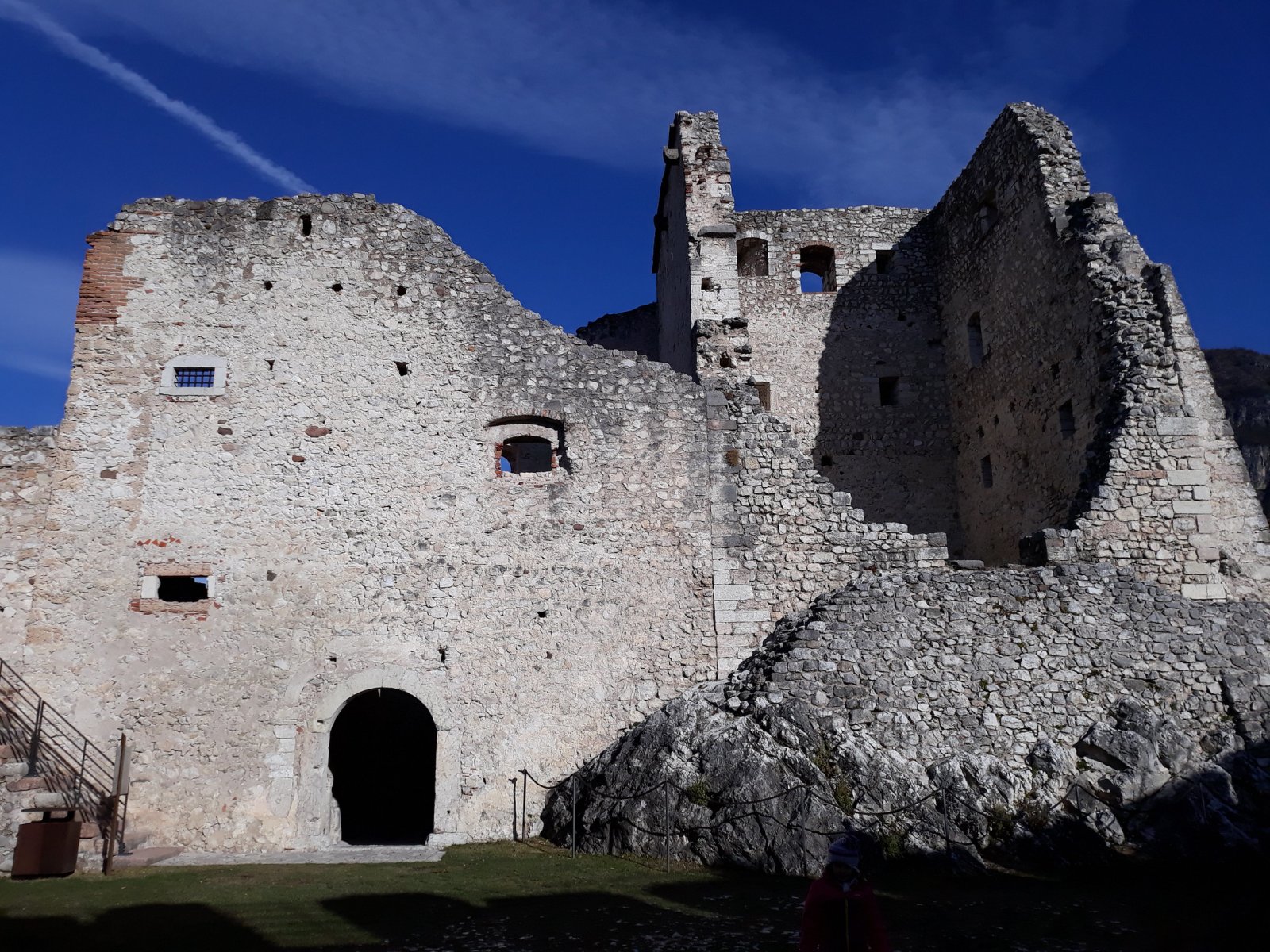 Castel Beseno, die älteste Festung im Trentino - Besenello | Secret World Trip Planner