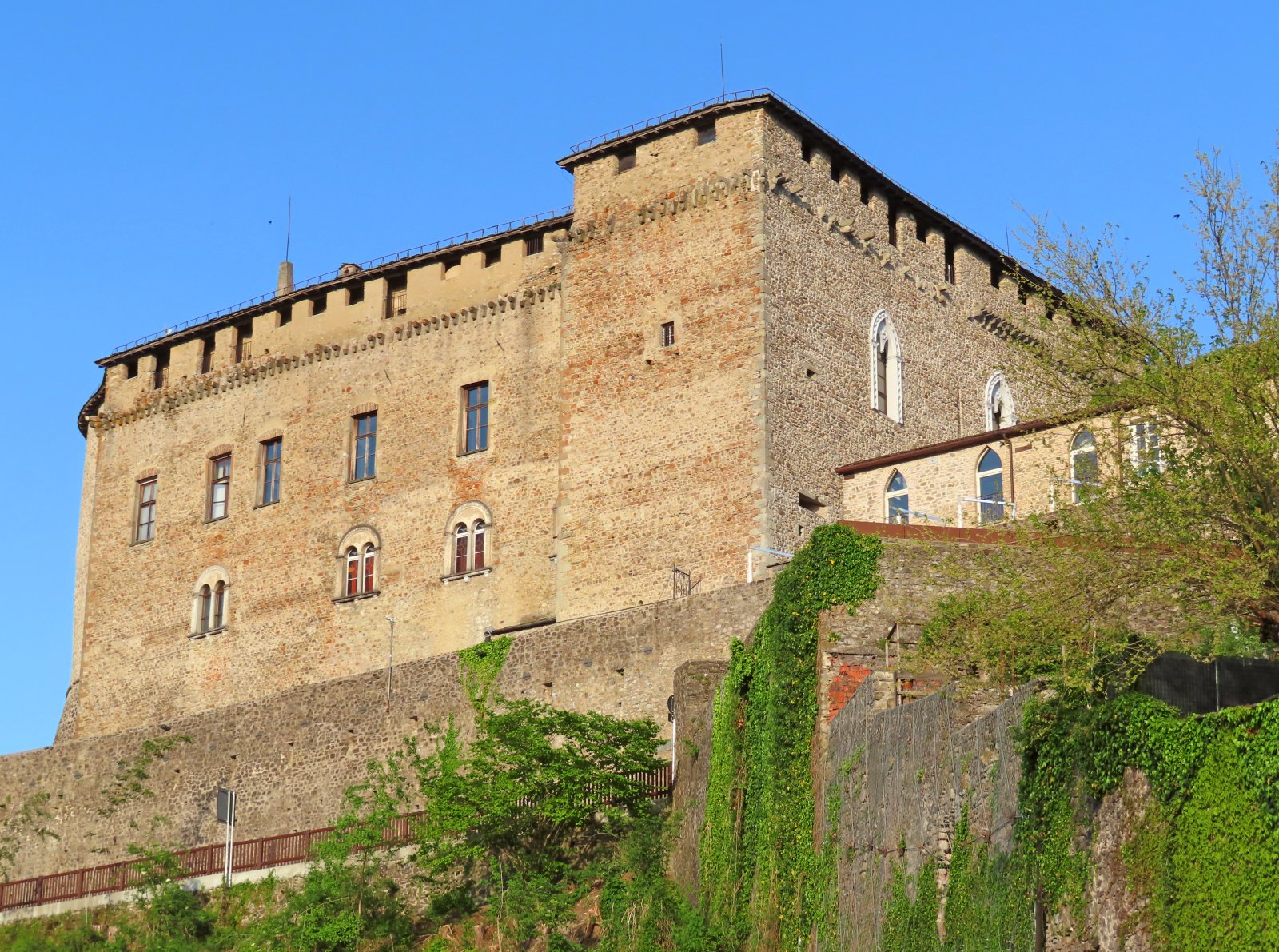 Compiano, l'un des plus beaux villages d'Italie - Compiano | Secret World Trip Planner