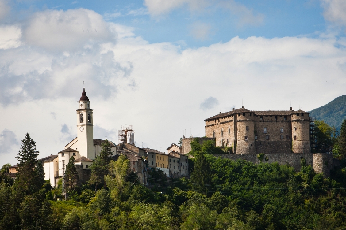 Le château de Compiano - Compiano | Secret World Trip Planner