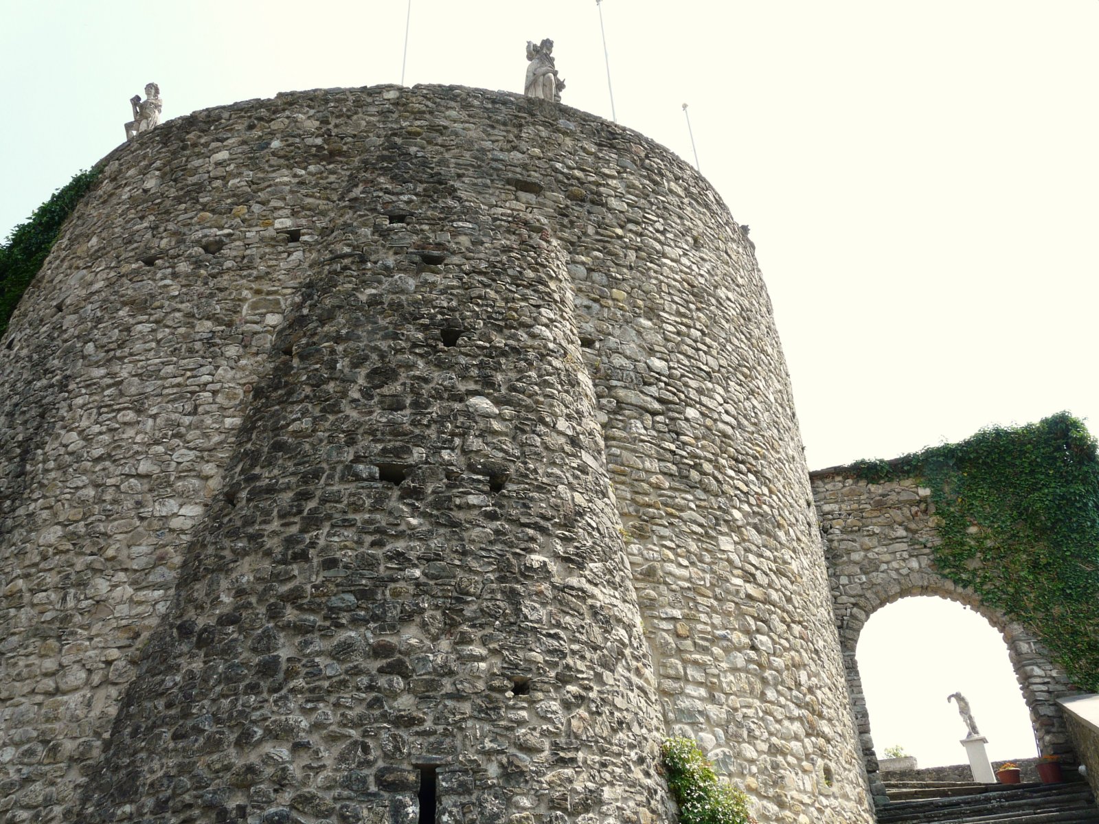 Le château de Compiano - Compiano | Secret World Trip Planner