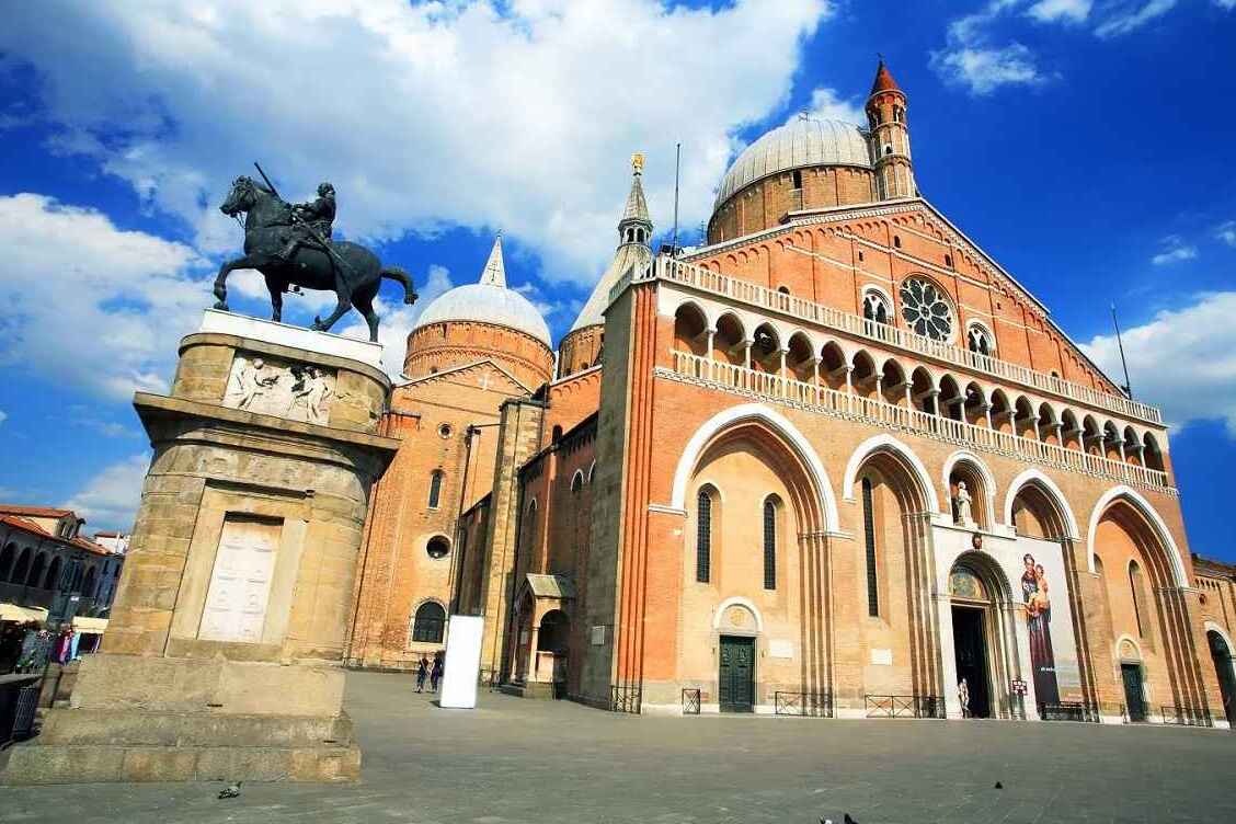 Piazza del Santo, Padujos širdis - Padova | Secret World Trip Planner