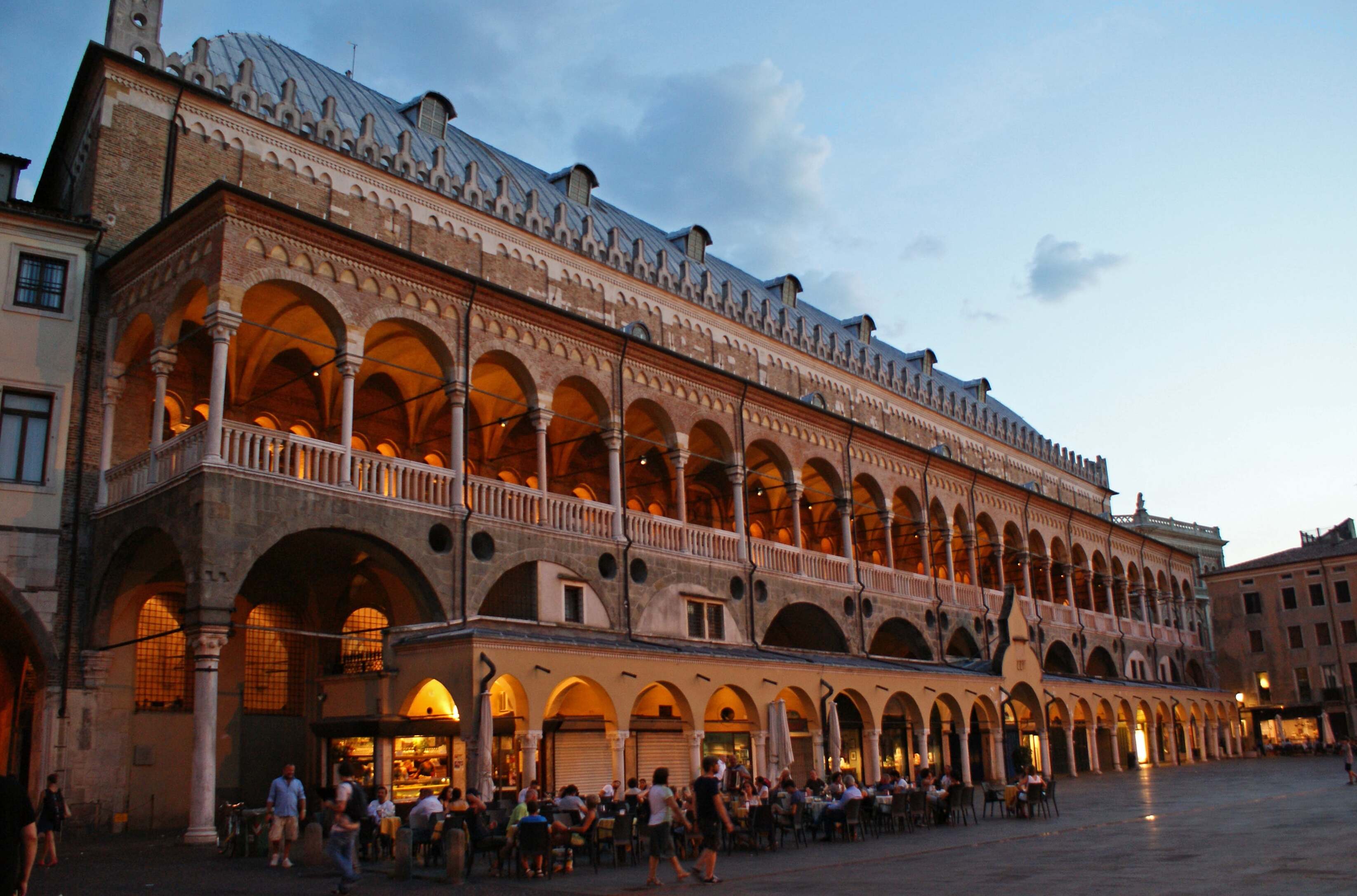 Padua: salon veya daha doğrusu Palazzo della Ragione - Padova | Secret World Trip Planner