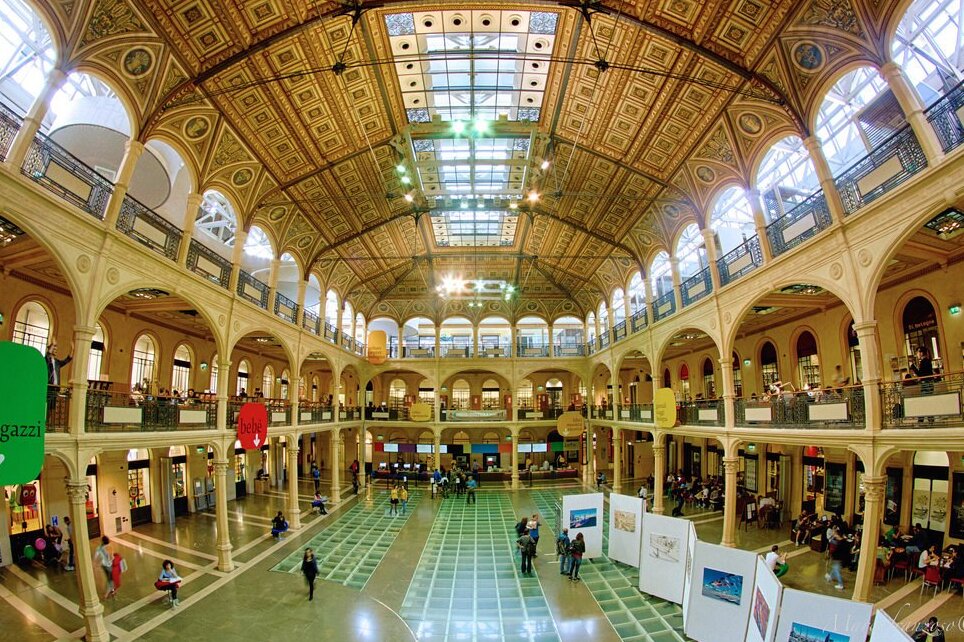 La merveilleuse bibliothèque Sala Borsa à Bologne — Bologna