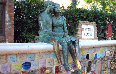 Drap, borg elskendanna - Alassio | Secret World Trip Planner