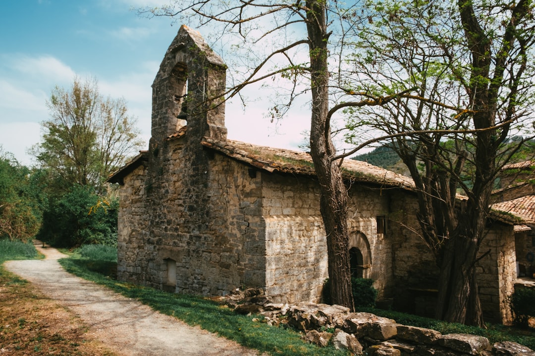 L'église romane de la Toussaint à Valenzano - . | Secret World Trip Planner