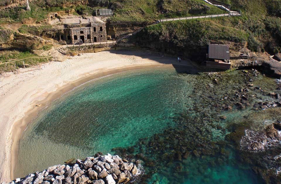 Igrexa de Piedigrotta - Pizzo | Secret World Trip Planner