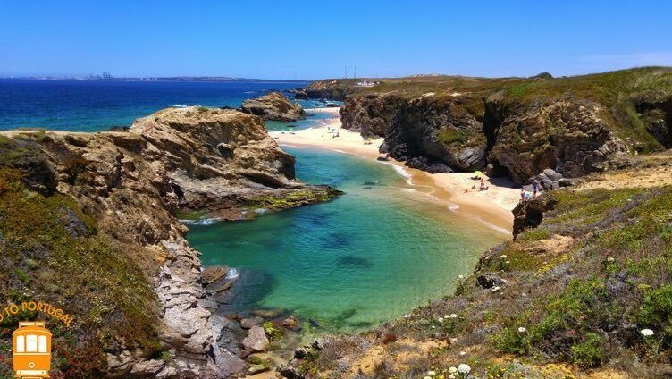 Cette belle et rude plage de l'Alentejo — Sines