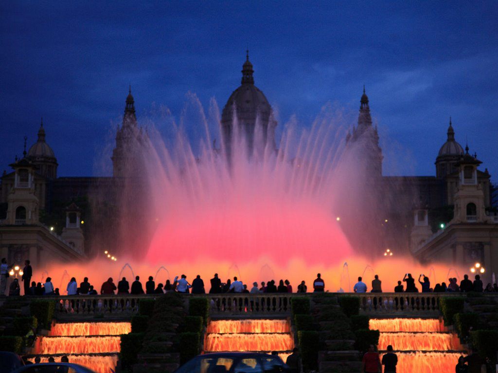 ಮಾಂಟ್ಜುಯಿಕ್‌ನ ಮ್ಯಾಜಿಕ್ ಫೌಂಟೇನ್ - Barcelona | Secret World Trip Planner