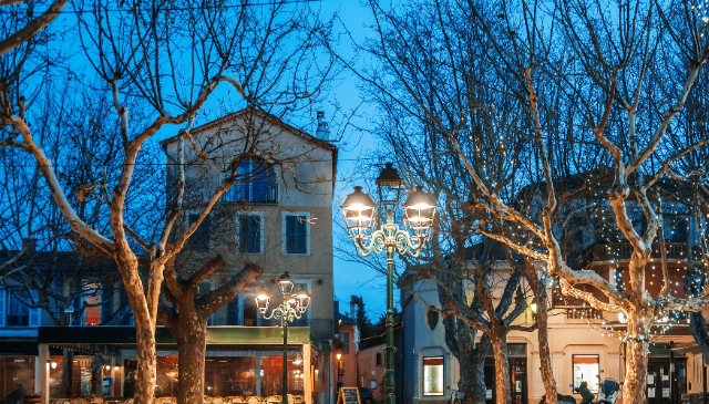 Place des Lices - Saint-Tropez | Secret World Trip Planner