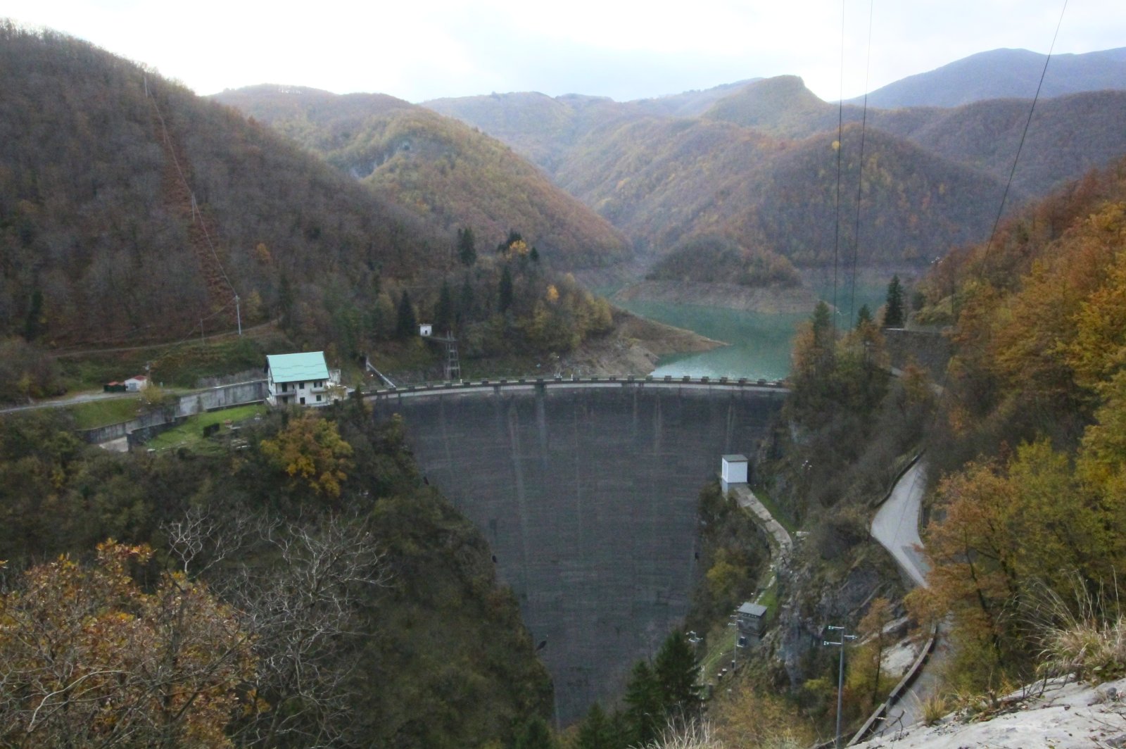 Jezero Vagli i selo duhova u Fabbri ferrai - Lago di Vagli | Secret World Trip Planner