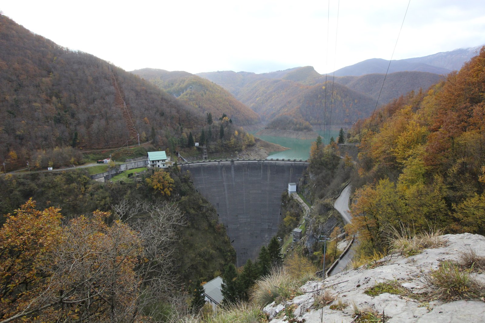 Jezero Vagli i selo duhova u Fabbri ferrai - Lago di Vagli | Secret World Trip Planner