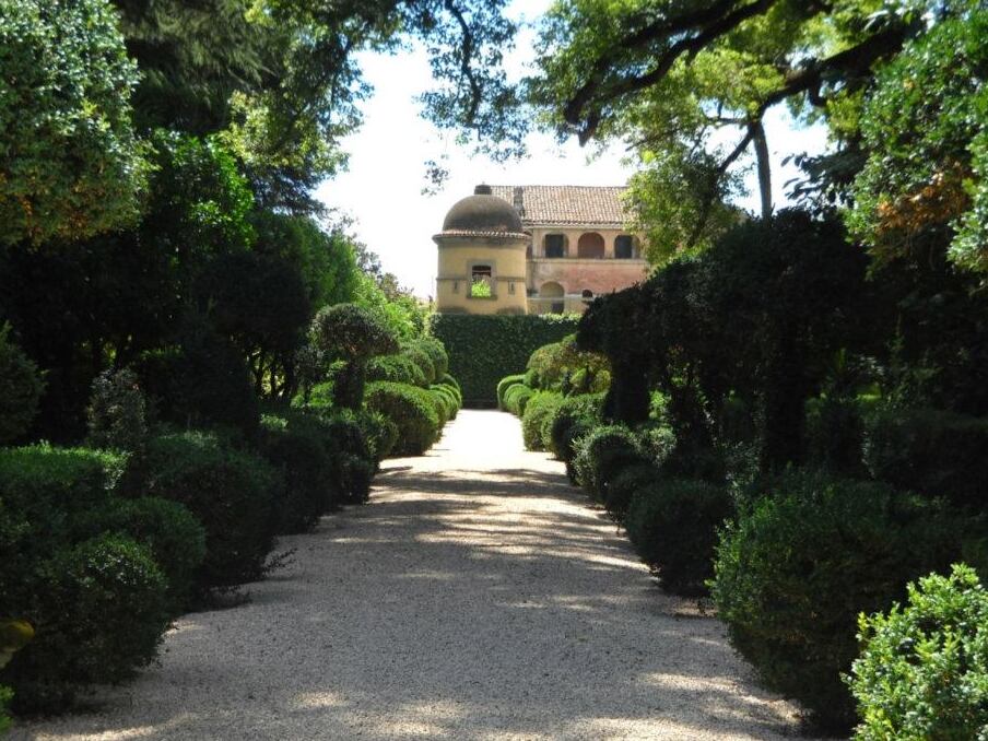 Enchanted Bustani: Villa Porfidia - Recale | Secret World Trip Planner