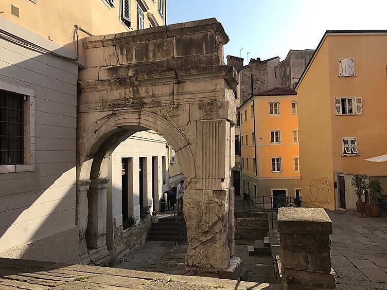 Trieste : l'arche de Riccardo — Trieste