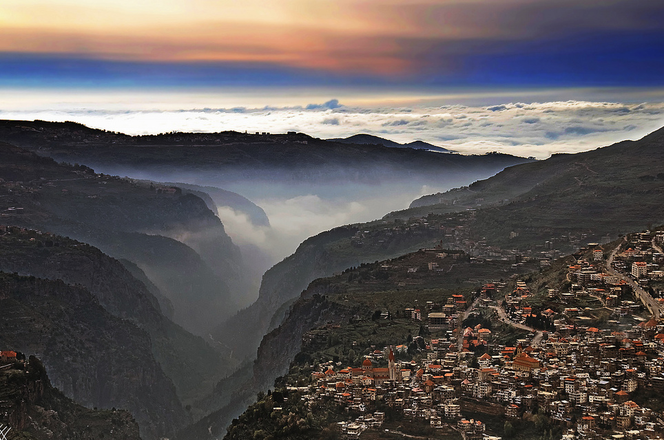 Profitez du paysage incroyable du village de Bsharri — Bsharre