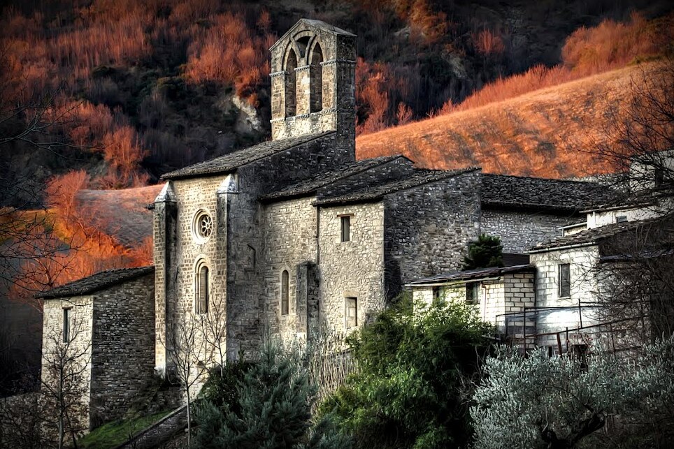 Karpineto della Nora dhe Kisha E San Bartolomeo - Contrada S. Bartolomeo | Secret World Trip Planner
