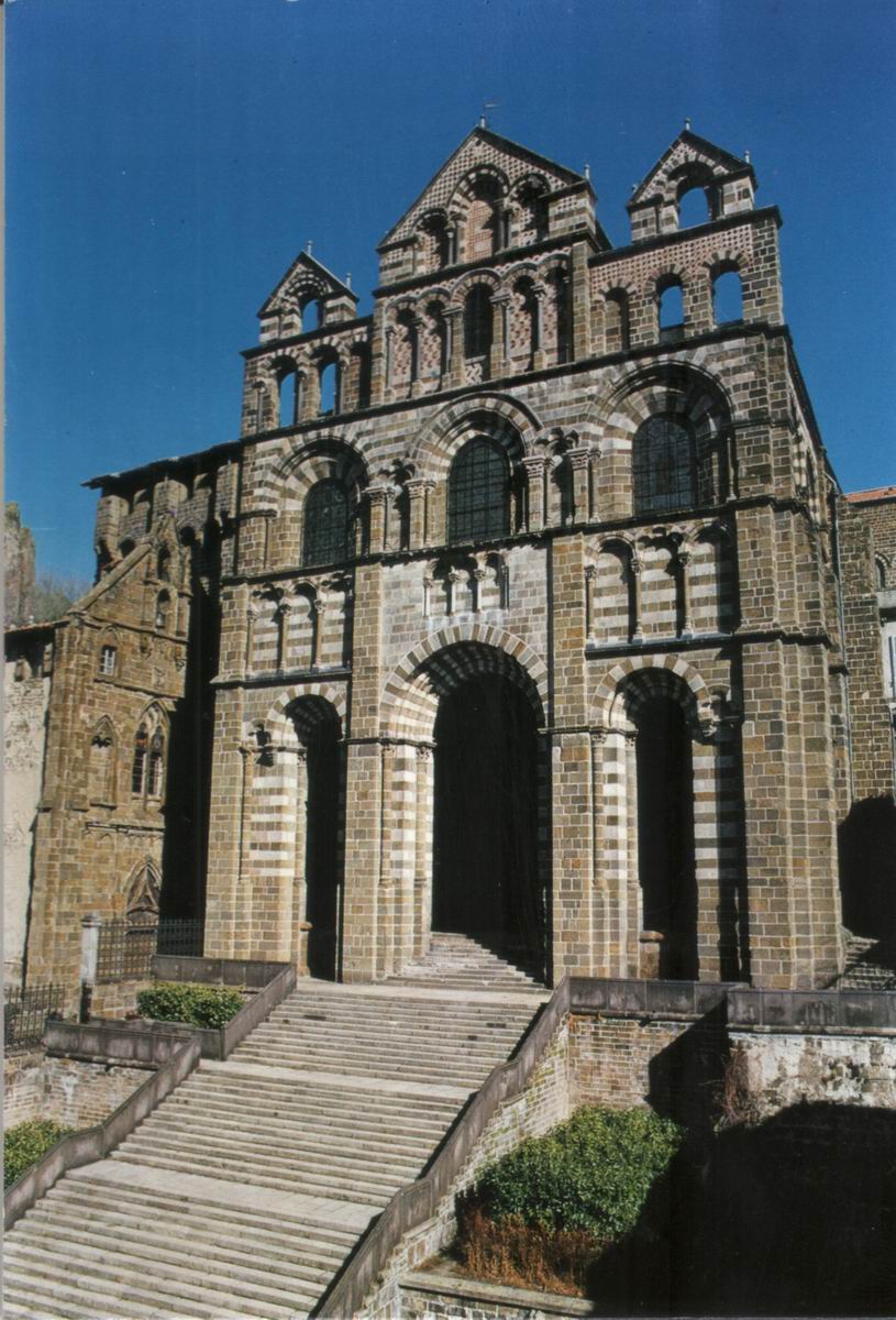 Notre Dame a Le Puy - Le Puy-en-Velay | Secret World Trip Planner