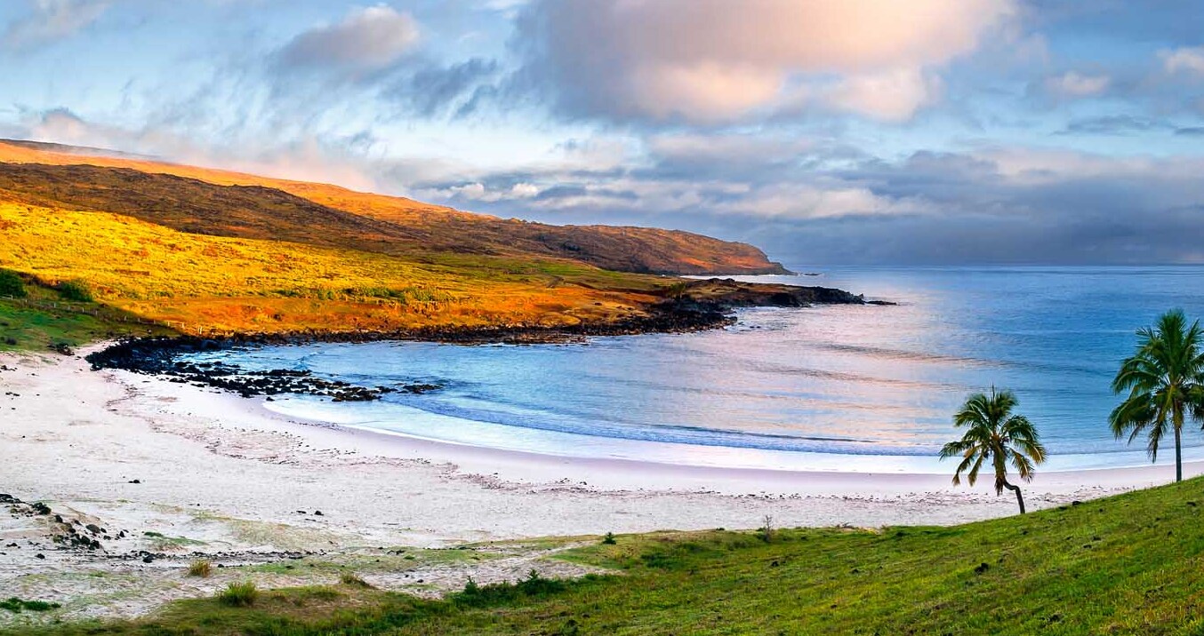 Anakena Beach and Easter Island — Isola di Pasqua