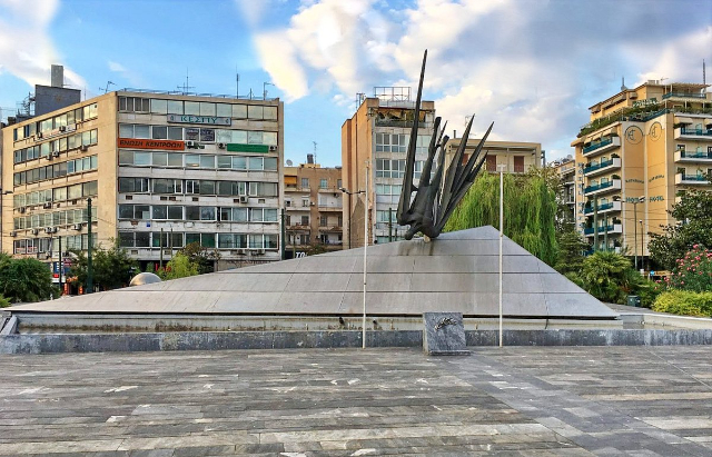 Monumento agli aviatori caduti, Atene, Grecia - Athina | Secret World Trip Planner