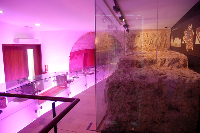 Le centre d'information de Madina Yabisa - Eivissa | Secret World Trip Planner