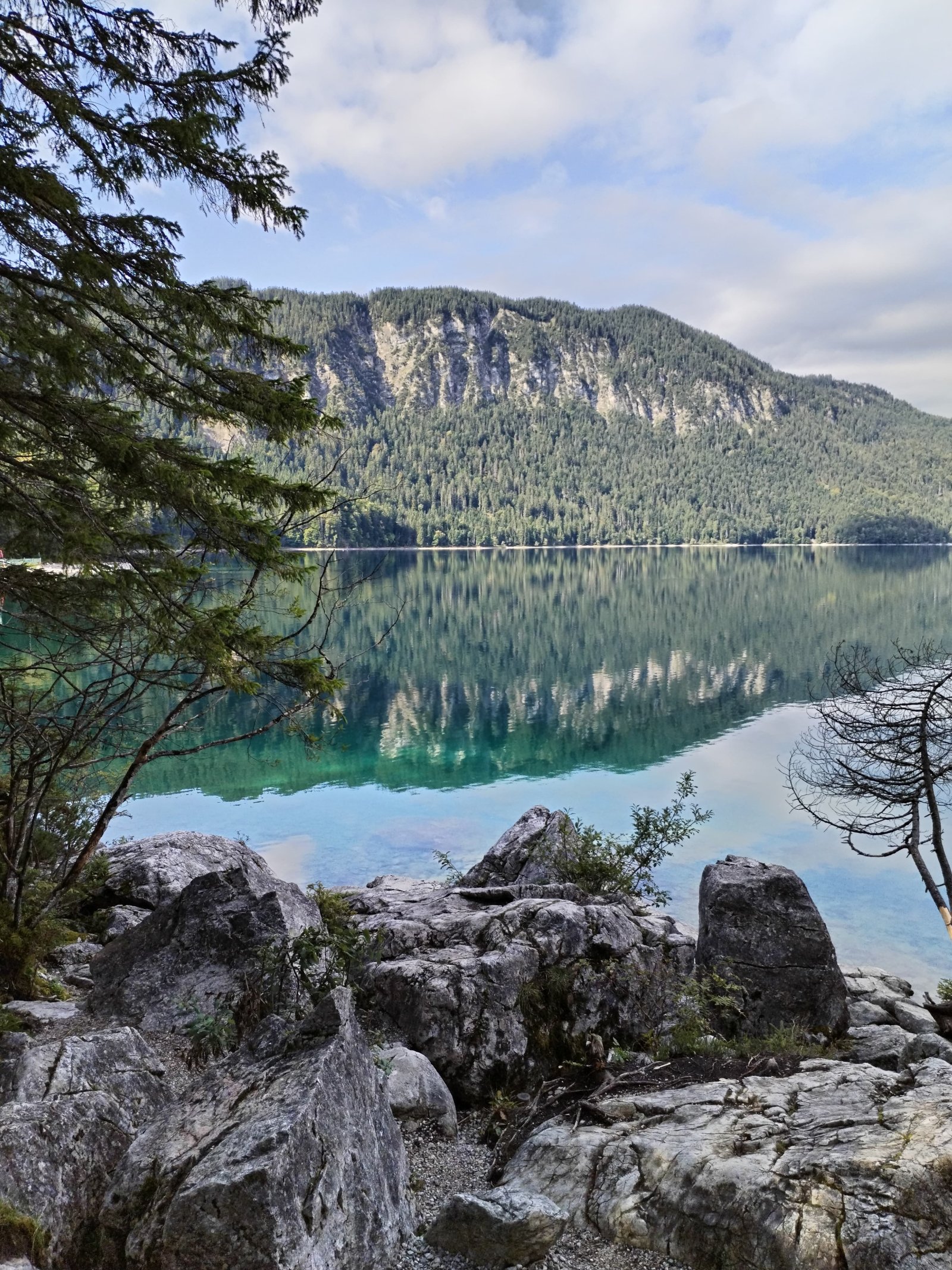 Eibsee Lake: hidden Beauty of German Alps - Grainau | Secret World Trip Planner