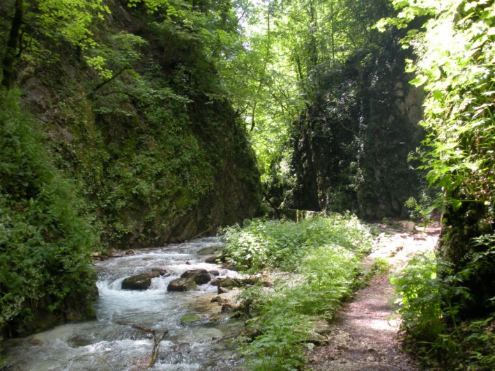 Gorges de l'Infernaccio et Ermitage de Saint-Léonard - Montefortino | Secret World Trip Planner