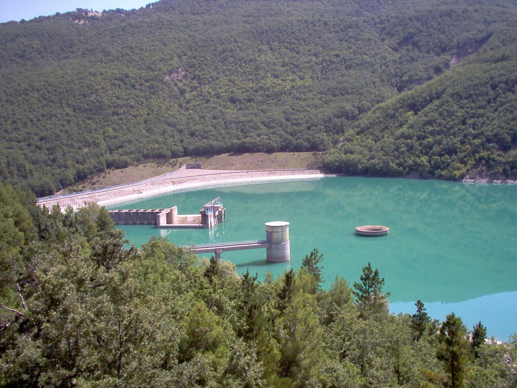 Ziwa La Ponte Fontanelle - Anzi | Secret World Trip Planner