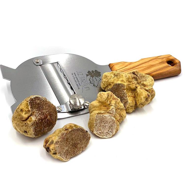 La truffe blanche du Piémont - Montelupo Albese | Secret World Trip Planner
