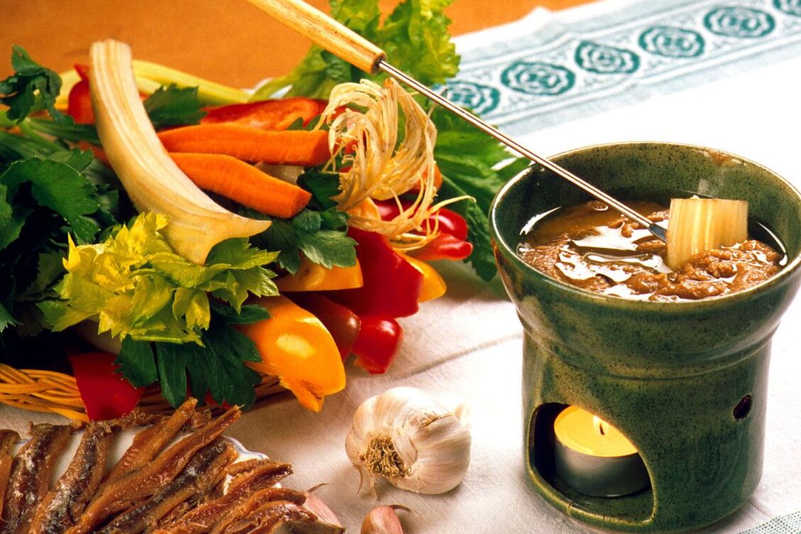 La Bagna Cauda o Caoda (Salsa Calda) - Piemonte | Secret World Trip Planner