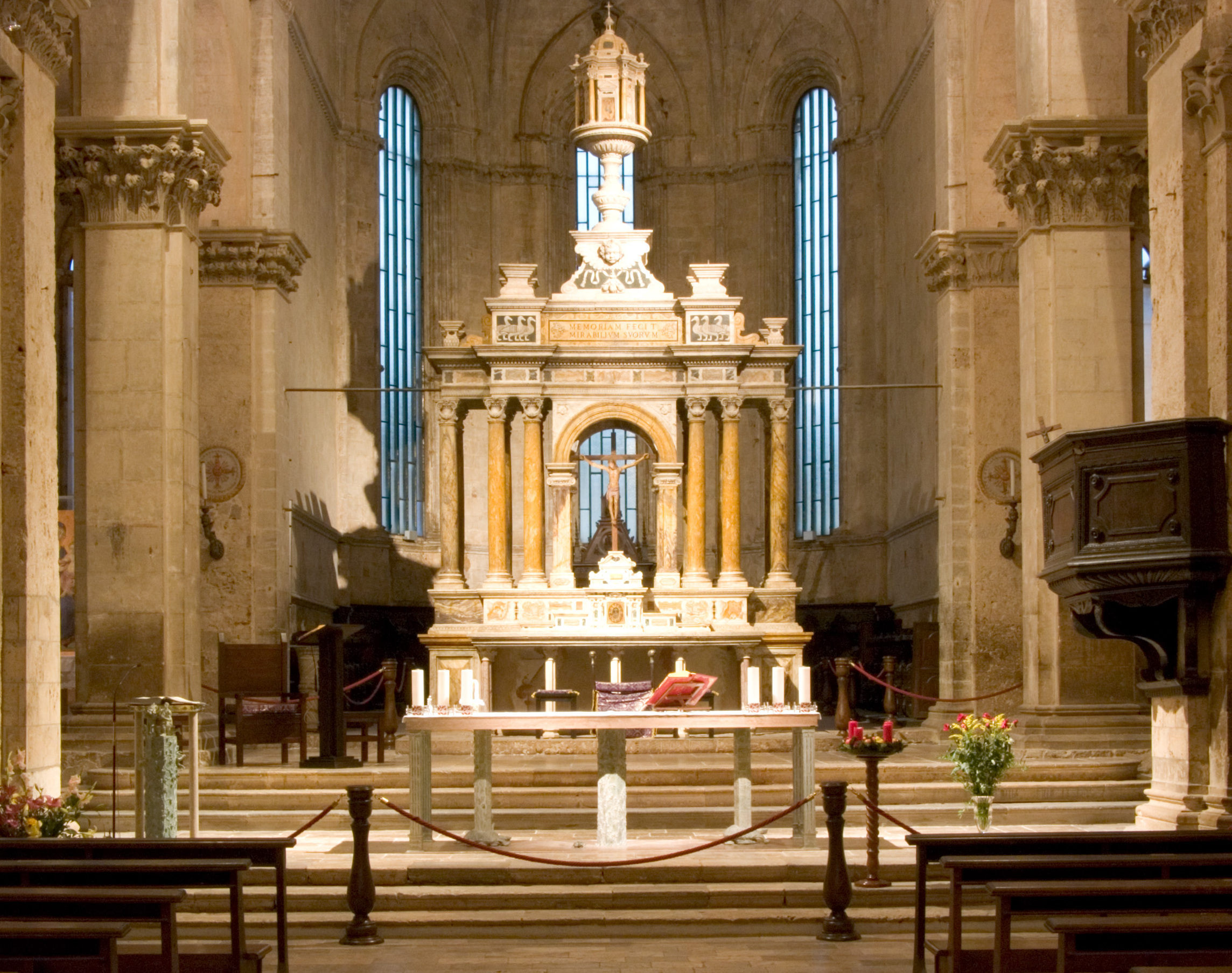 Autel d'Ivan Theimer dans la cathédrale de Massa Marittima - Massa Marittima | Secret World Trip Planner