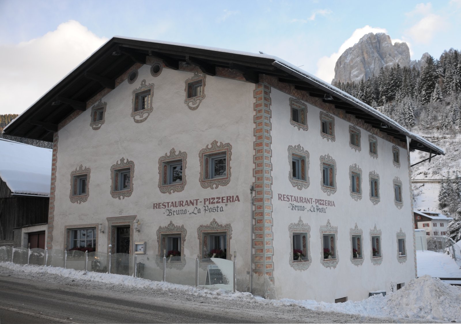 Santa Kristina va dunyodagi eng katta beshik biri - Santa Cristina Valgardena | Secret World Trip Planner